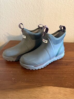 XTRATUF WOMEN'S ICE FLEECE LINED ANKLE DECK BOOT Sz 7 Grey